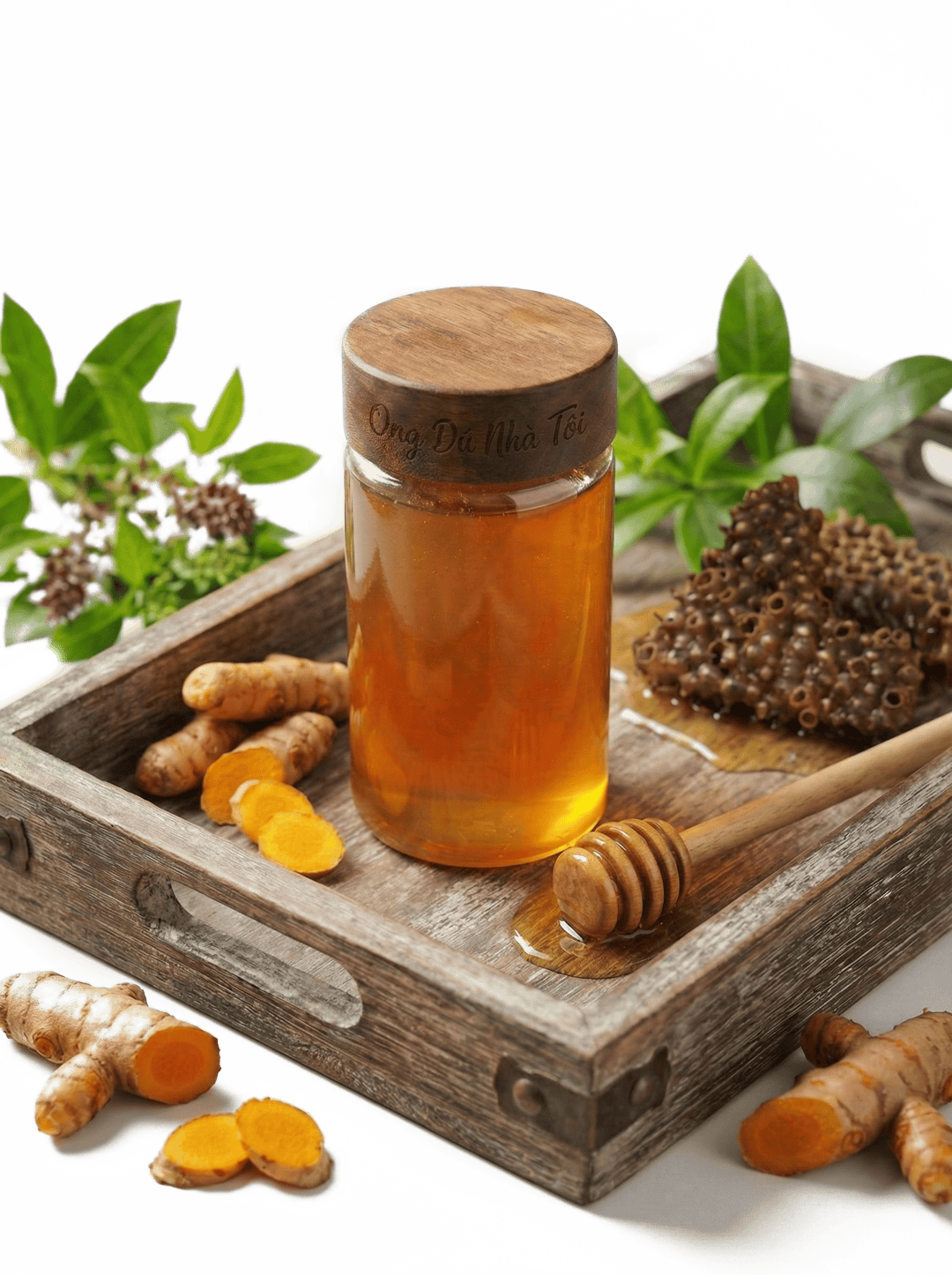 mat-ong-trong-khay-go mat ong trong khay go 1